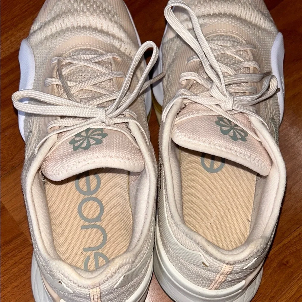 Nike Zoom SuperRep air 4 Cream Sneakers with Canvas Material